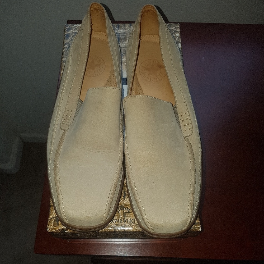 Dress shoes like brand new wear only once.